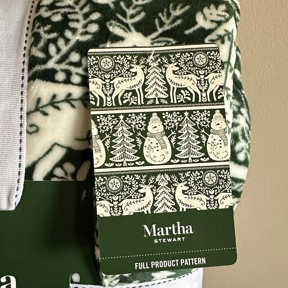 Martha Stewart Holiday Christmas Queen Soft Plush Blanket Green Snowman ⛄️ NEW!